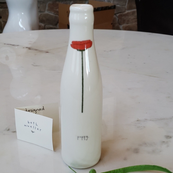 Beth Mueller Other - NWT Beth Mueller white ceramic poppy vase